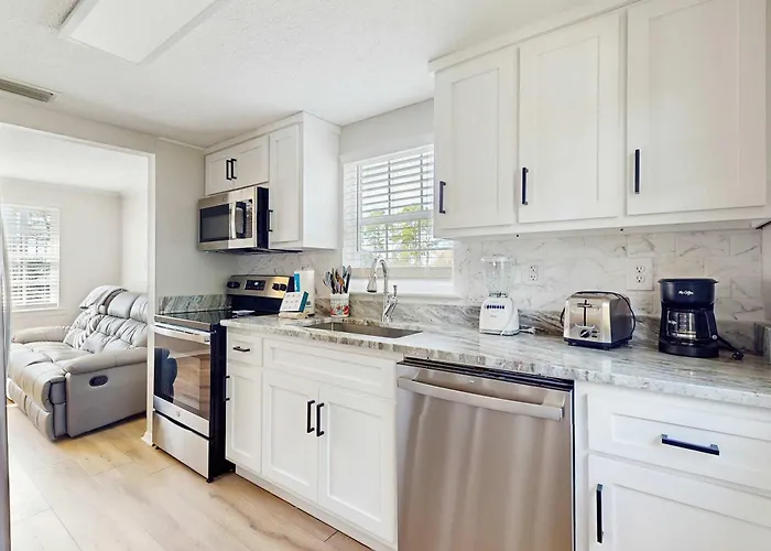 Cozy Located Walking Distance To Local Restaurants And Internet Holiday home Gulf Shores