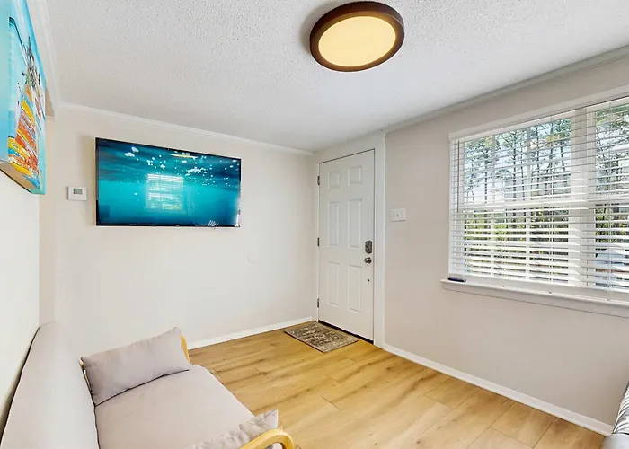 Cozy Located Walking Distance To Local Restaurants And Internet * Gulf Shores